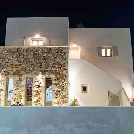 In The Heart Of Fira & Free Pool - Nychteri Suite מראה חיצוני תמונה